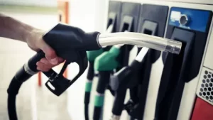 Gobierno aumenta RD$3.00 a la gasolina premium y RD$4.00 al gasoil