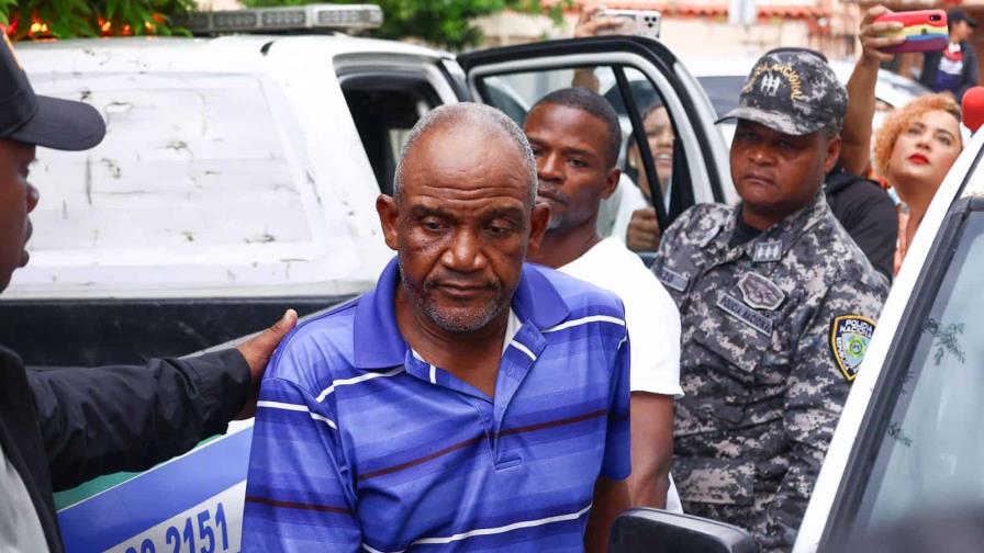 Momento en que el condenado Nazario Mercedes llega al tribunal de Ocoa.