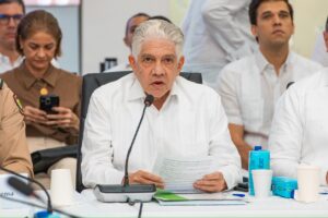Ministro de Obras Públicas, Eduardo Estrella, anuncia en Consejo de Ministros, encabezado por el presidente Luis Abinader, la entrega de la Circunvalación de Navarrete en septiembre y destaca avances de la infraestructura vial impulsada por el Gobierno