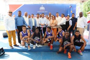 Ministro de Deportes inicia construcción del techado multiuso de Matanzas, Peravia, con inversión de RD$28 millones