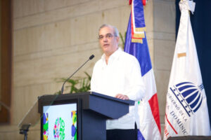 Abinader felicita al nuevo presidente electo de Colombia