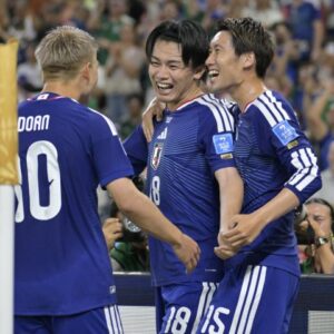 Japón golea a Túnez en el partido 1.000 de la historia de los mundiales de fútbol