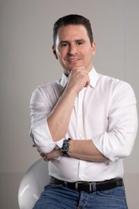 Empresario Dominicano condena acelerado endeudamiento del Gobierno