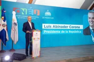 Presidente Abinader llama a los jóvenes a ser guardianes de la ética y se autodenomina presidente del Sistema Nacional de Ética Juvenil