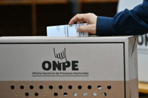 Vuelve a registrarse la falta de material electoral en algunas mesas de votación en Perú