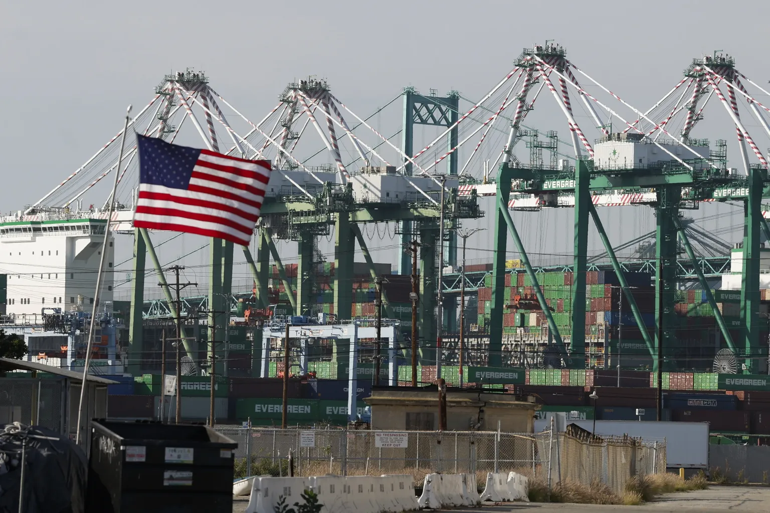 Trump impone aranceles de hasta el 12,5 % a 60 países por no combatir el trabajo forzoso