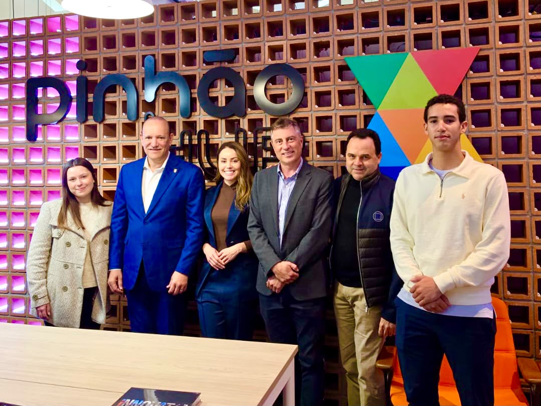 Ulises Rodríguez fortalece cooperación en innovación con la Comunidad Inteligente del Año para seguir transformando Santiago