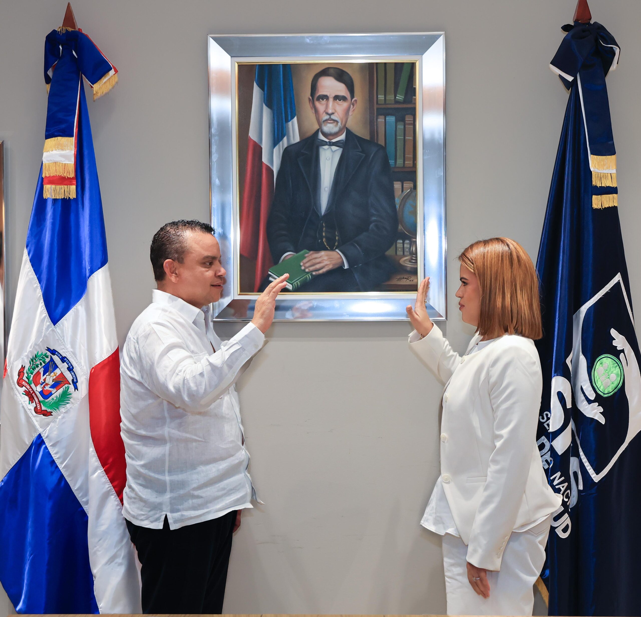 Juramentan nueva directora en Hospital Provincial Toribio Bencosme