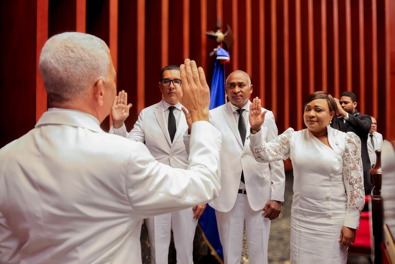 Senado juramenta su nuevo Bufete Directivo para el período 2026-2027