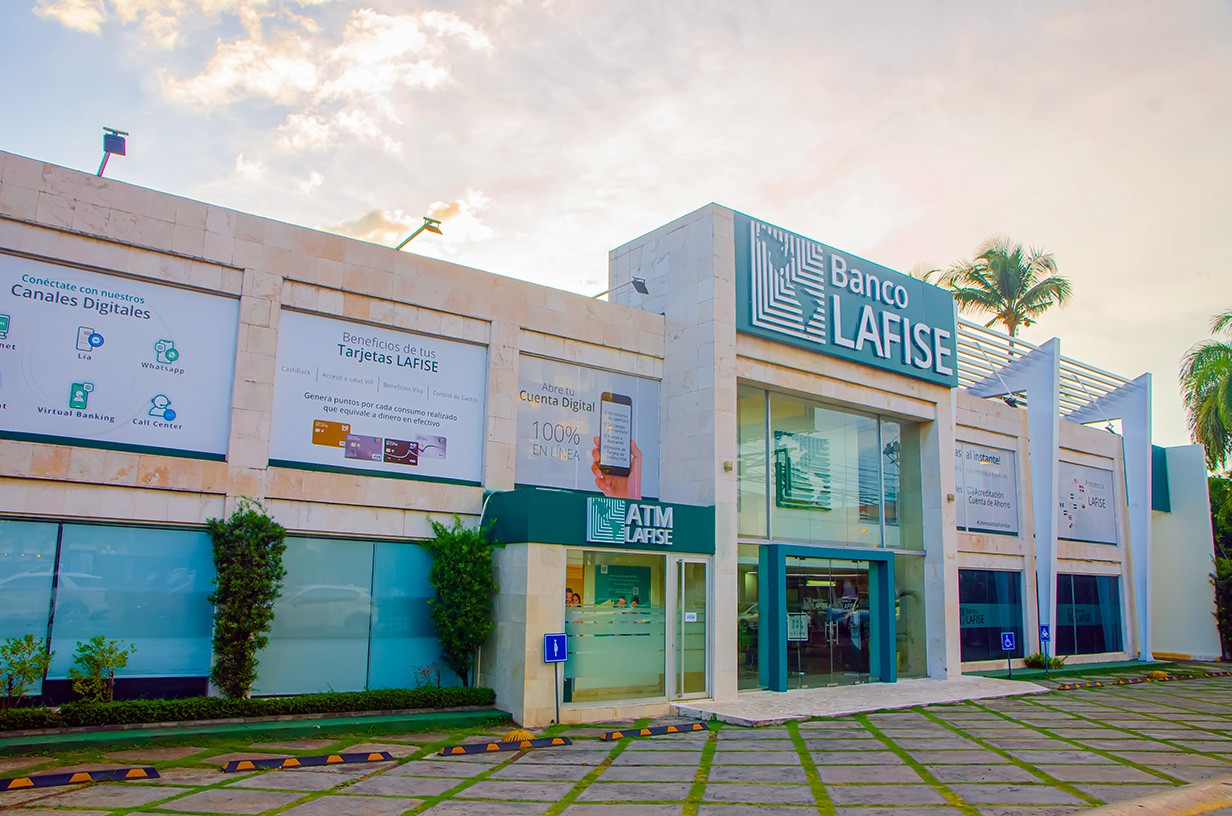 Banco Lafise mejora calificación de riesgo