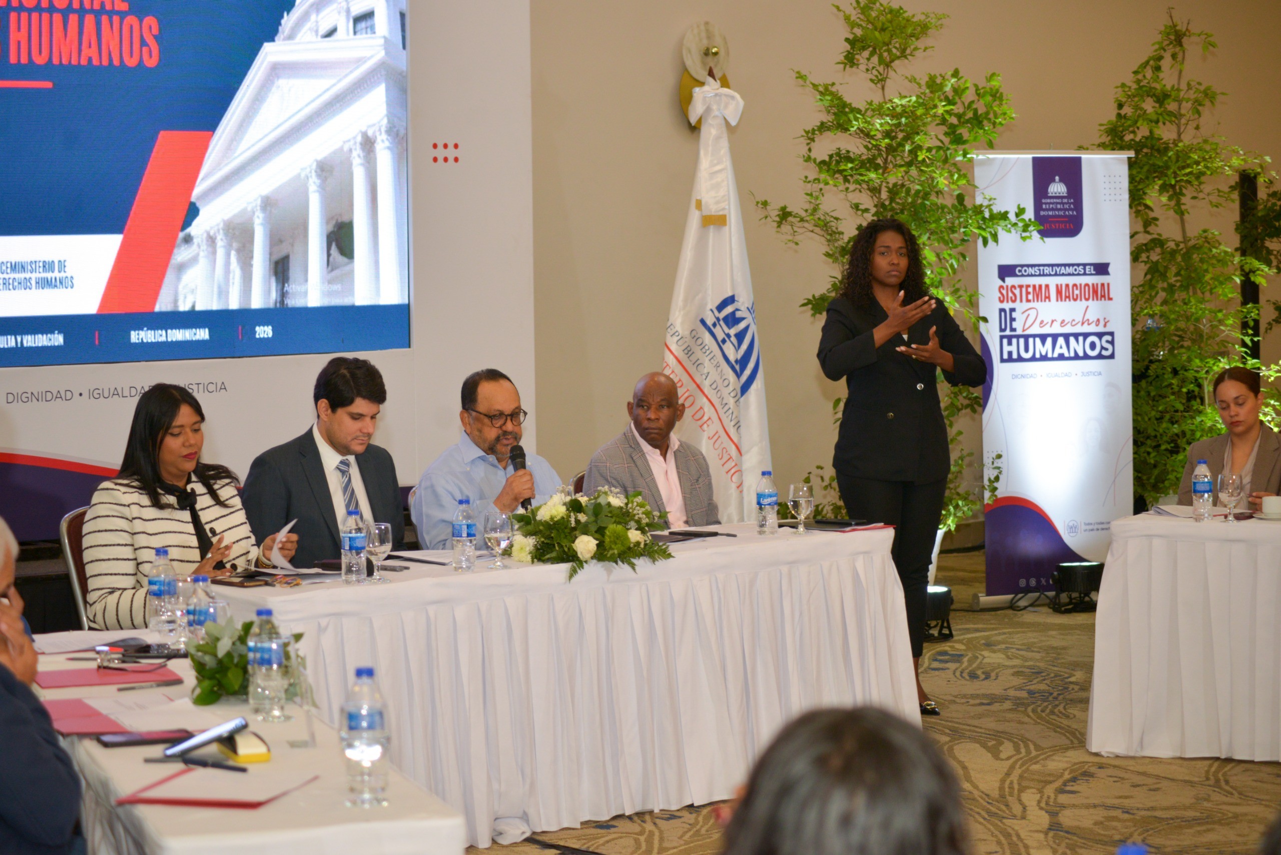 Ministerio de Justicia dialoga con organizaciones sindicales para fortalecer la dimensión laboral del Sistema Nacional de Derechos Humanos  