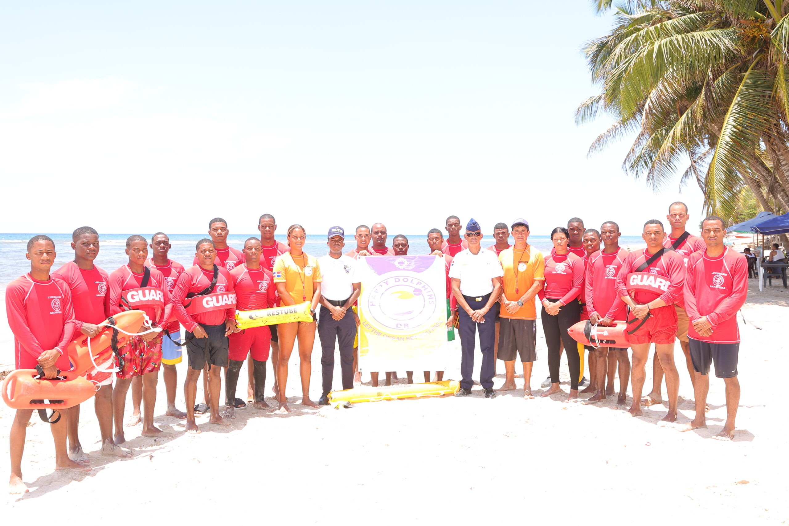 Happy Dolphins capacita a 21 agentes de POLITUR en socorrismo y primeros auxilios