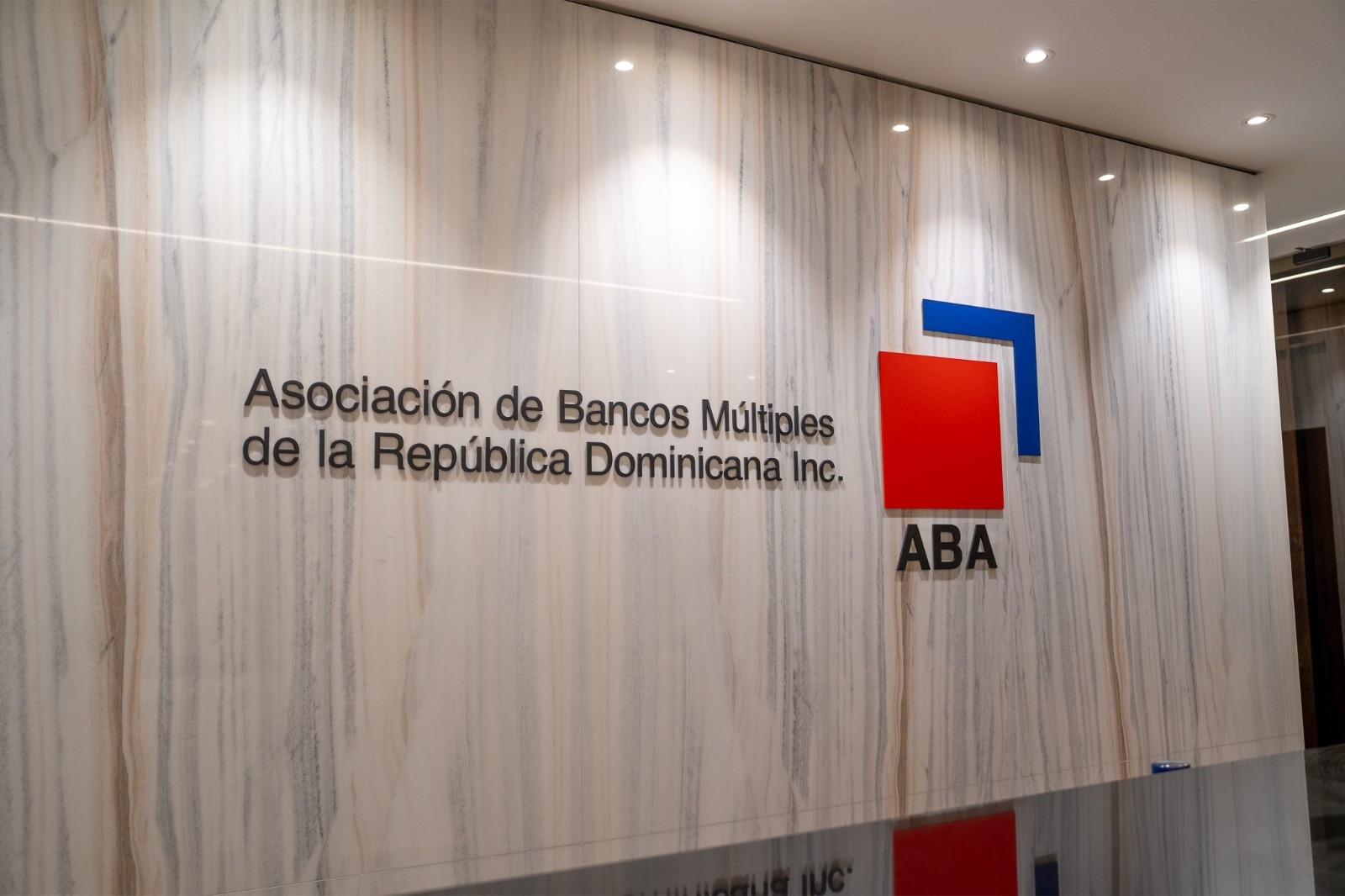 Bancos múltiples elevan en 44% sus puntos de acceso físico en ocho años 