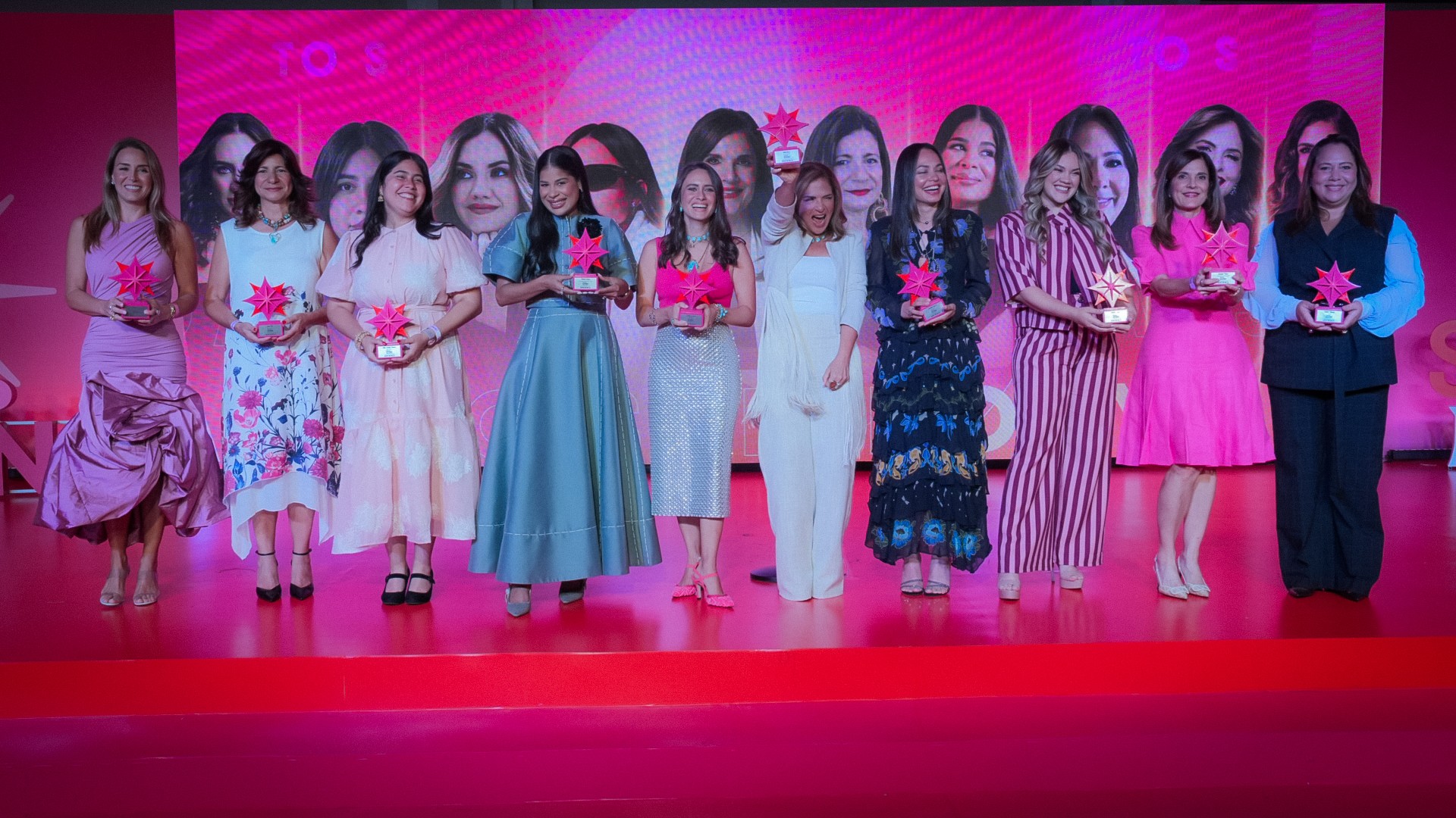 Premio Mujeres que Brillan en Days to Shine reconoce a once mujeres que dejan huella