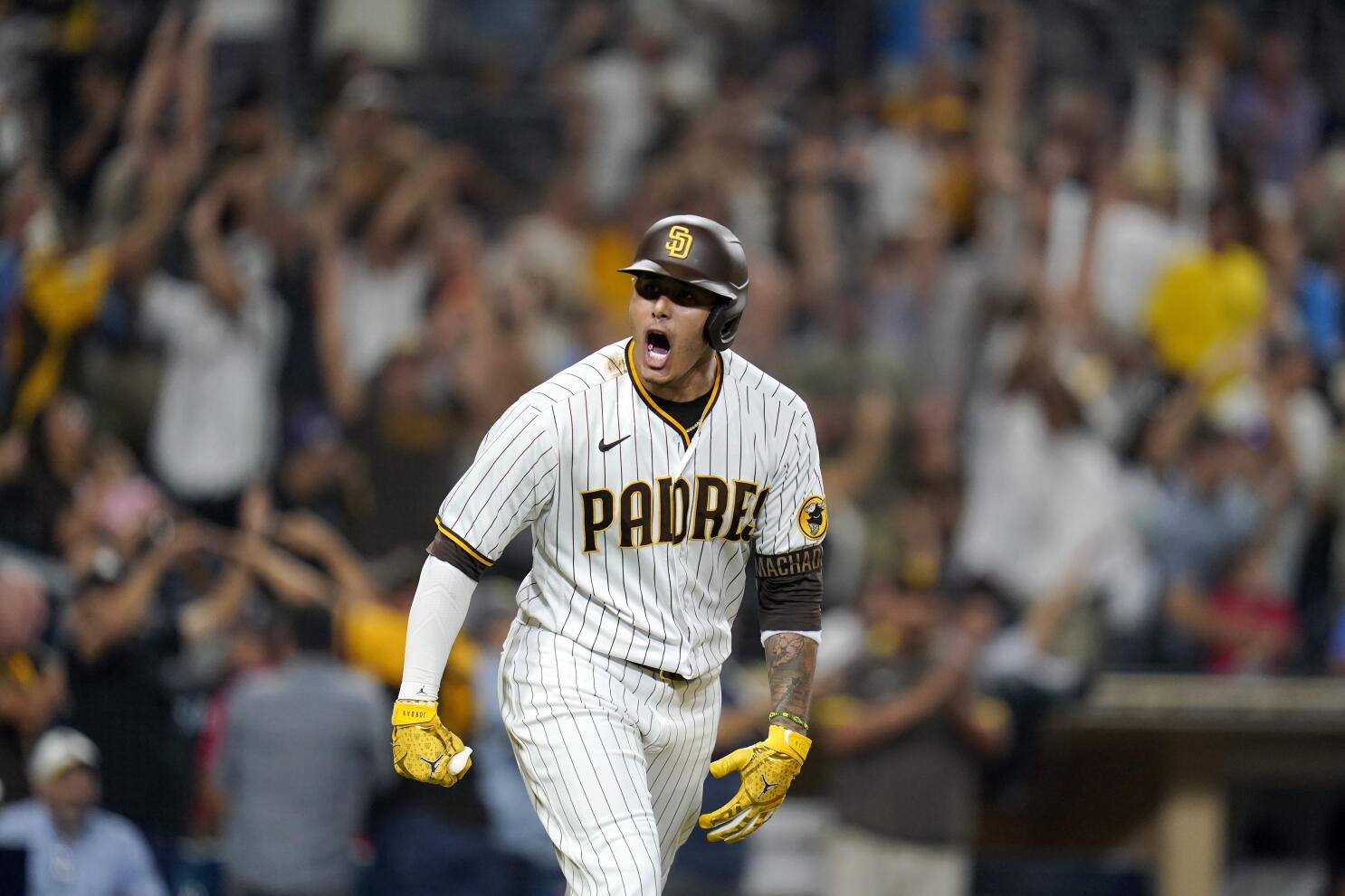 Con HR de Machado los Padres logran su 7ma victoria seguida al derrotar a Gigantes