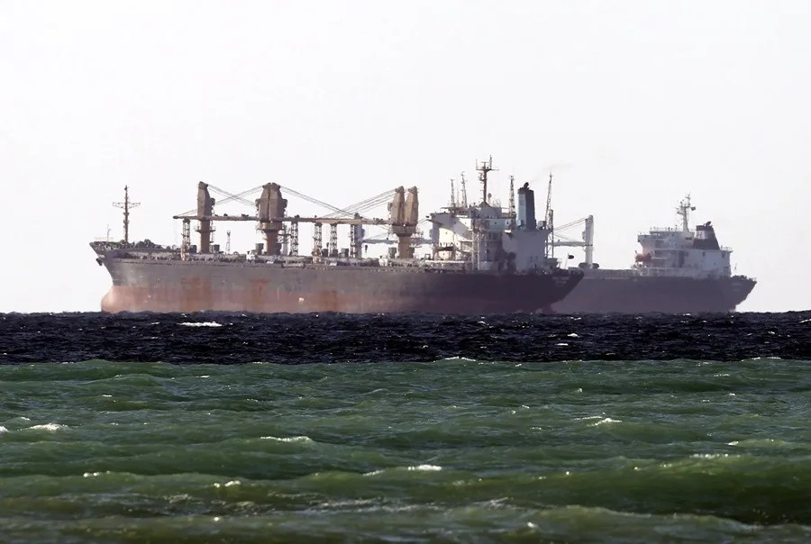 EEUU logró sacar del estrecho de Ormuz millones de barriles de crudo durante los bombardeos, según la CNN