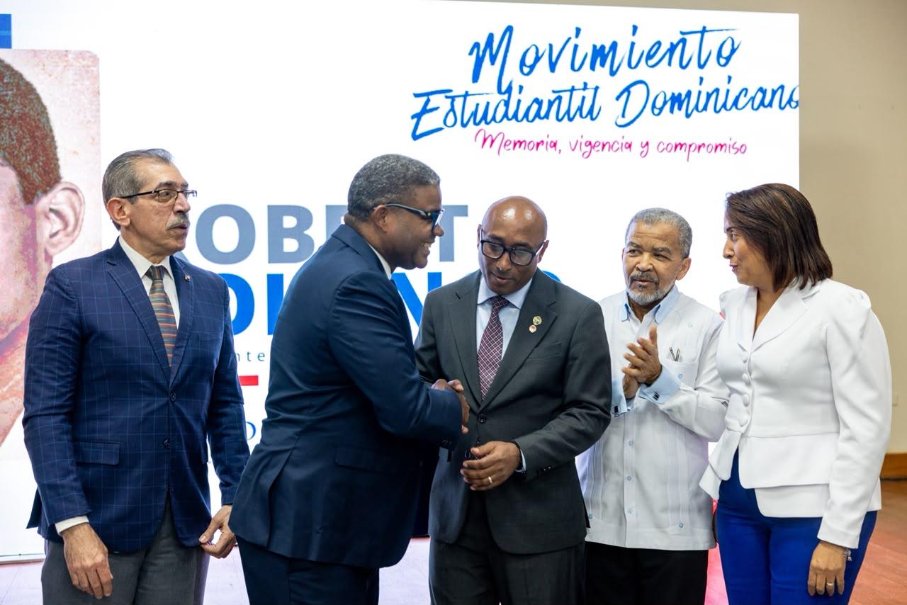UASD honra a Robert Polanco y a otros dirigentes históricos de la Federación de Estudiantes Dominicanos